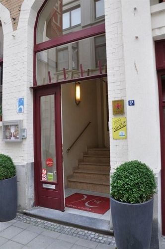 Louisa Hotel
